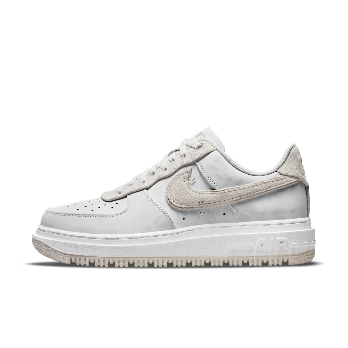 White Air Force 1. Nike CA